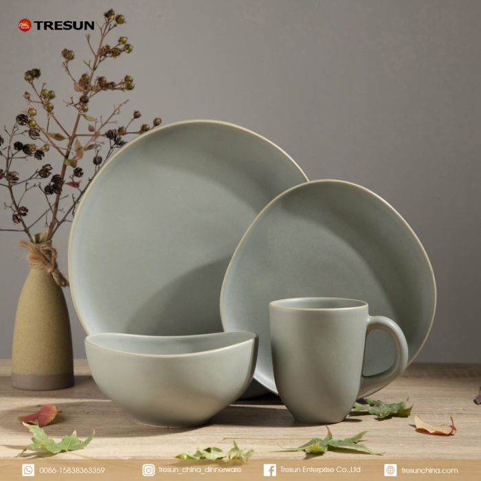 Porcelain Dinnerware Set