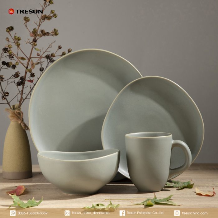 Porcelain Dinnerware Set
